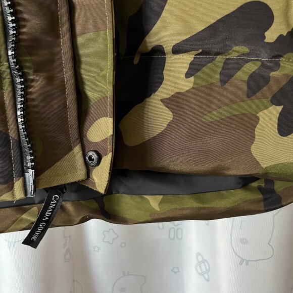 Canada Goose Expedition Series Camouflage Down Jacket - Picture 8 of 14